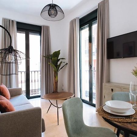 Chiqui And Vicente Suite Apartments Sevilla Exterior foto