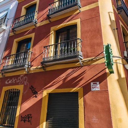 Chiqui And Vicente Suite Apartments Sevilla Exterior foto