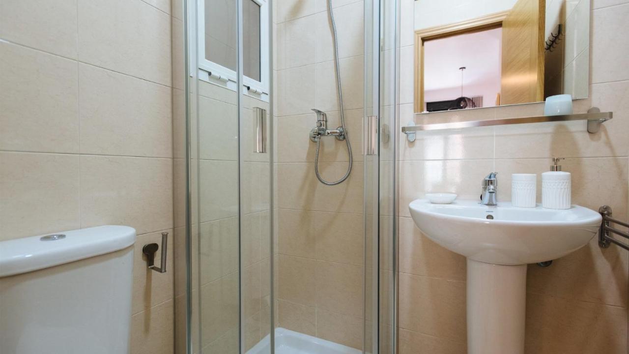Chiqui And Vicente Suite Apartments Sevilla Exterior foto
