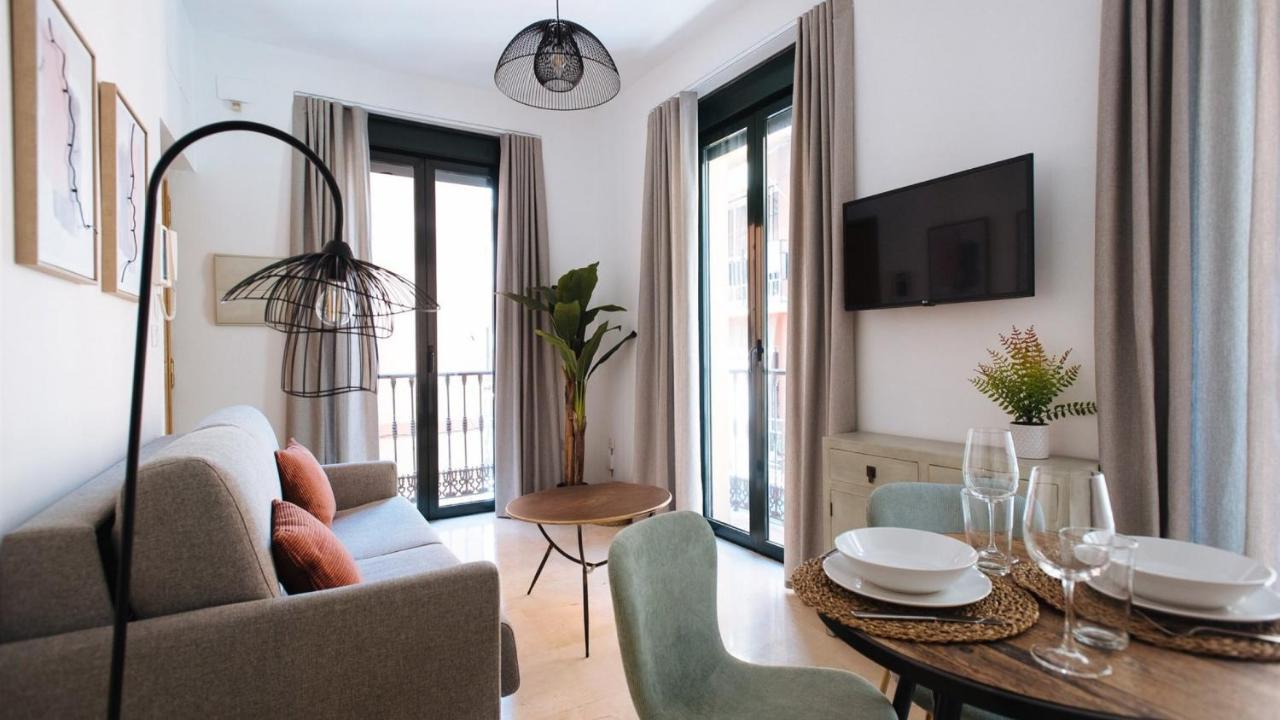 Chiqui And Vicente Suite Apartments Sevilla Exterior foto