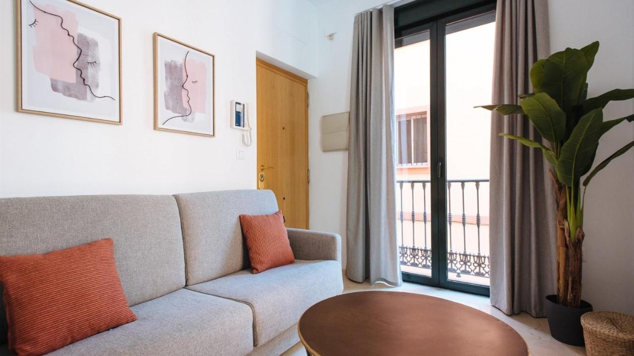 Chiqui And Vicente Suite Apartments Sevilla Exterior foto