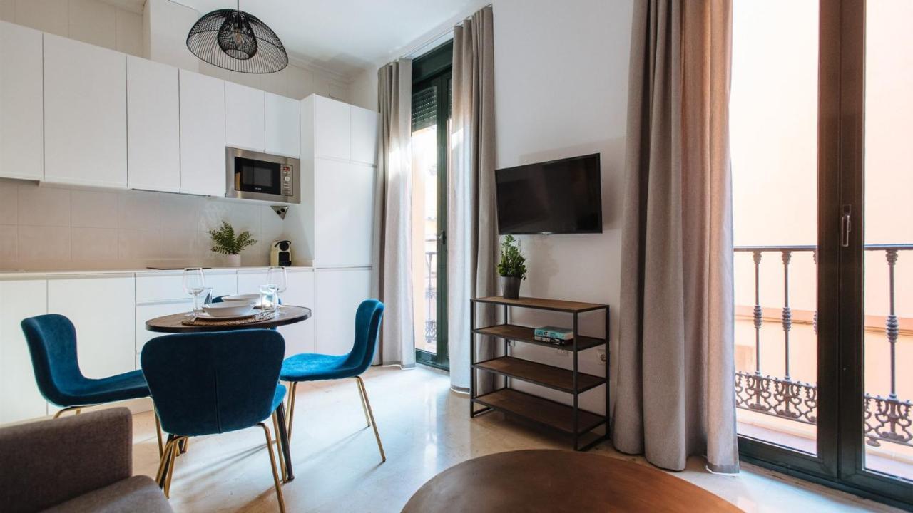 Chiqui And Vicente Suite Apartments Sevilla Exterior foto