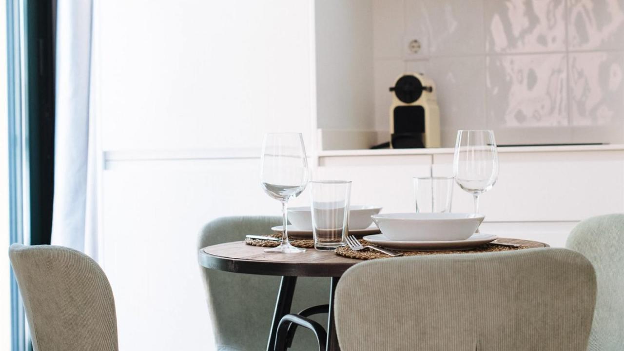 Chiqui And Vicente Suite Apartments Sevilla Exterior foto