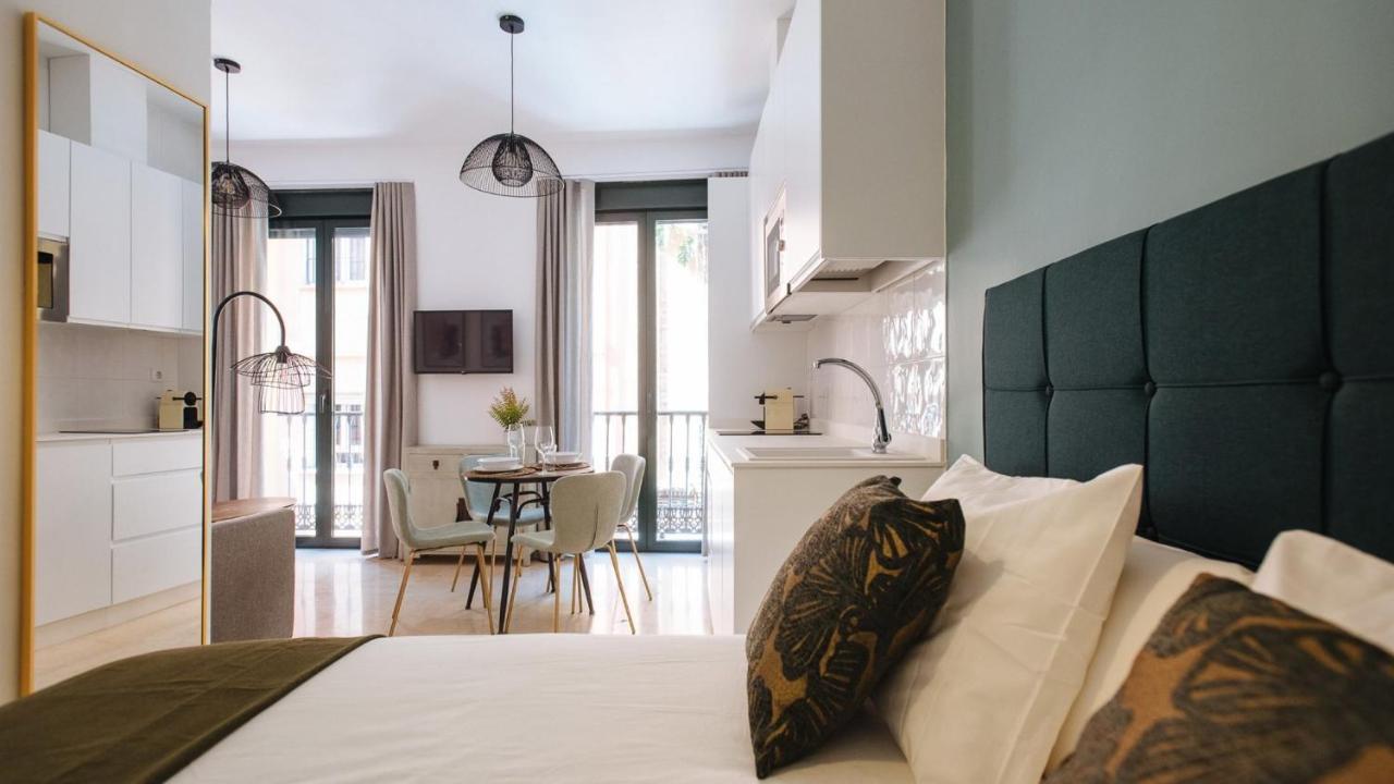 Chiqui And Vicente Suite Apartments Sevilla Exterior foto