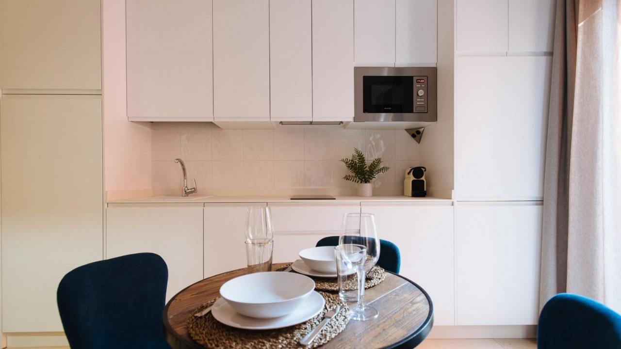 Chiqui And Vicente Suite Apartments Sevilla Exterior foto